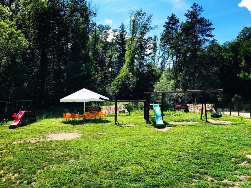 House In The Woods Bed & Breakfast Reșița Dış mekan fotoğraf